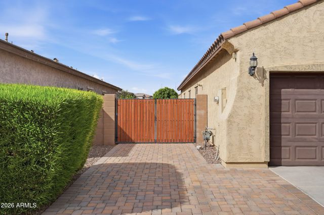 10826 E Topaz Avenue, Mesa, AZ 85212
