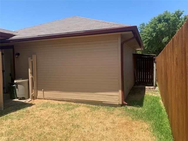 2766 Claremont Drive, Grand Prairie, TX 75052
