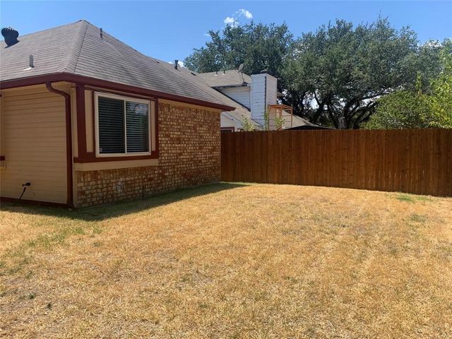 2766 Claremont Drive, Grand Prairie, TX 75052
