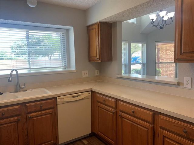 2766 Claremont Drive, Grand Prairie, TX 75052