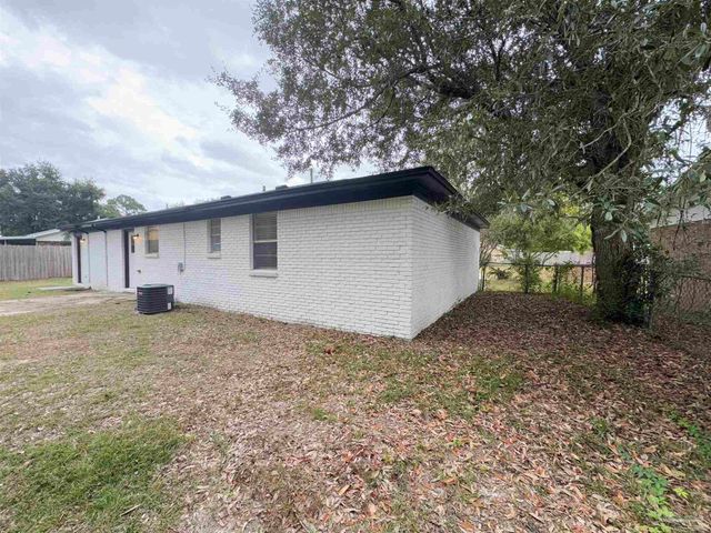 346 Quigley Rd, Pensacola, FL 32506