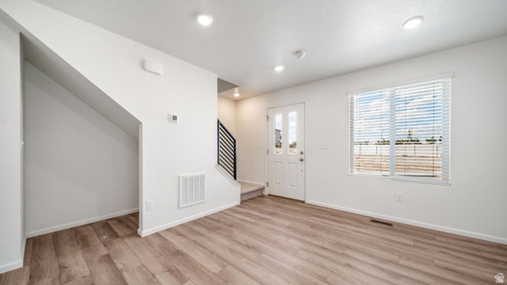 541 N BEAVER LN, Saratoga Springs, UT 84045 — photo 4