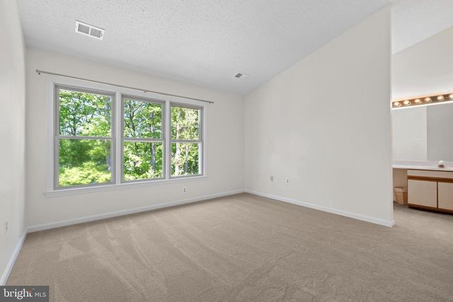 11513 HILL MEADE LN, Woodbridge, VA 22192