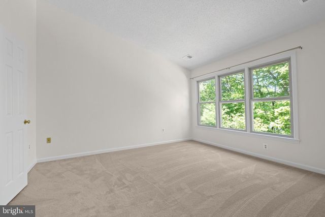 11513 HILL MEADE LN, Woodbridge, VA 22192