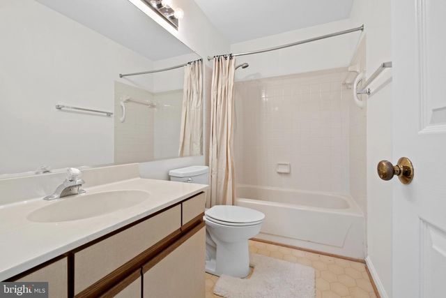 11513 HILL MEADE LN, Woodbridge, VA 22192