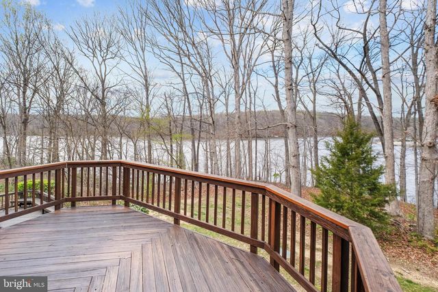 11513 HILL MEADE LN, Woodbridge, VA 22192
