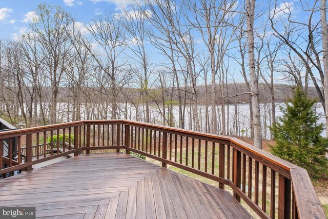 11513 HILL MEADE LN, Woodbridge, VA 22192