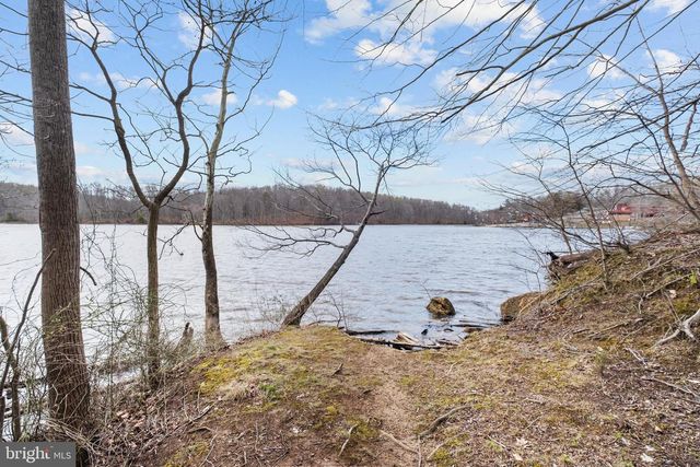 11513 HILL MEADE LN, Woodbridge, VA 22192
