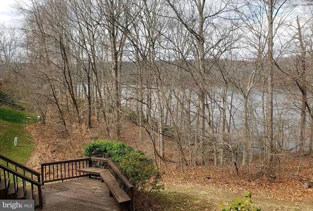 11513 HILL MEADE LN, Woodbridge, VA 22192