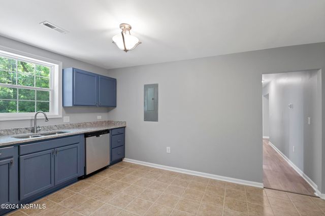 690 Maple Hill School Road, Maple Hill, NC 28454