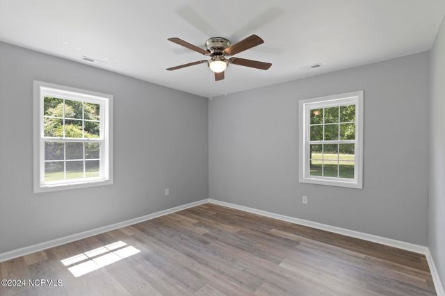 690 Maple Hill School Road, Maple Hill, NC 28454