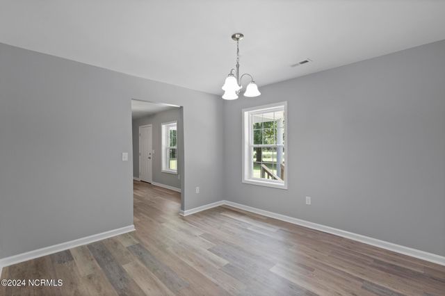 690 Maple Hill School Road, Maple Hill, NC 28454