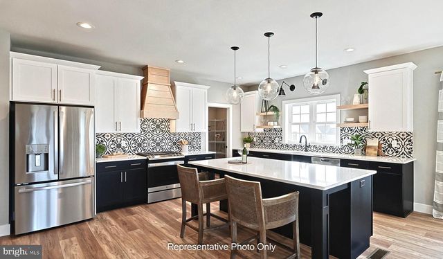 528 WINDING CREEK BLVD, Annville, PA 17003