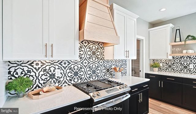 528 WINDING CREEK BLVD, Annville, PA 17003