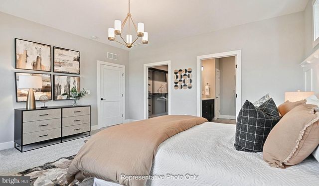 528 WINDING CREEK BLVD, Annville, PA 17003