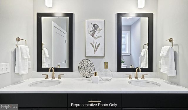 528 WINDING CREEK BLVD, Annville, PA 17003