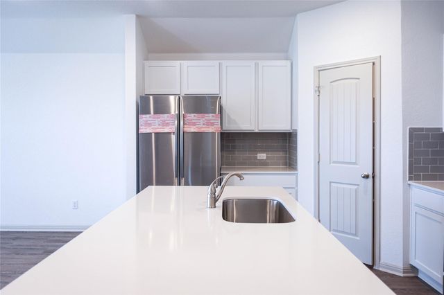 231 Sweetwater Creek LN, Hutto, TX 78634