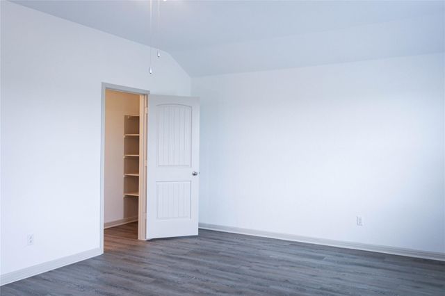 231 Sweetwater Creek LN, Hutto, TX 78634