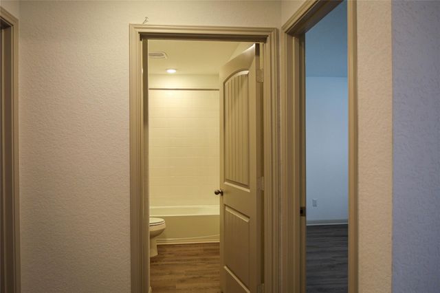 231 Sweetwater Creek LN, Hutto, TX 78634
