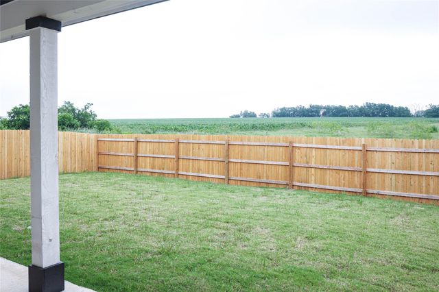 231 Sweetwater Creek LN, Hutto, TX 78634