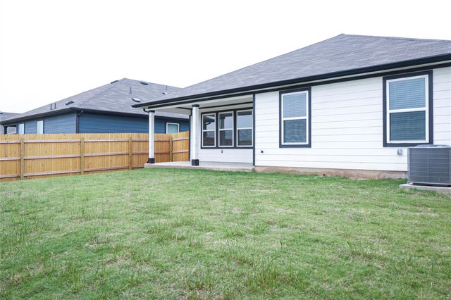 231 Sweetwater Creek LN, Hutto, TX 78634