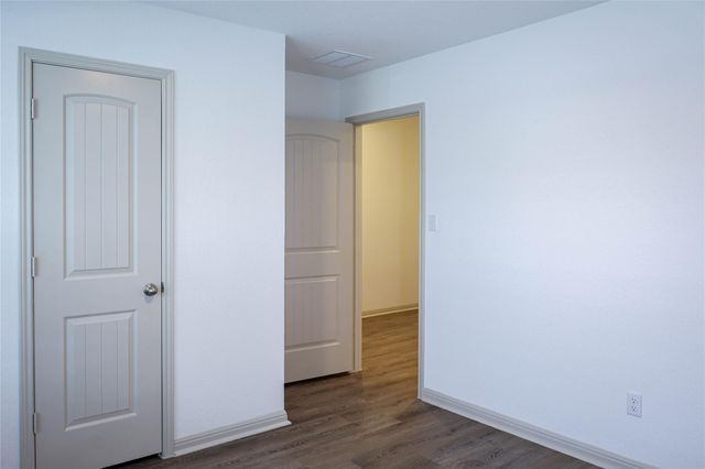 231 Sweetwater Creek LN, Hutto, TX 78634