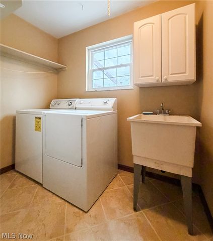 87 Cummins Street, Washington, WV 26181