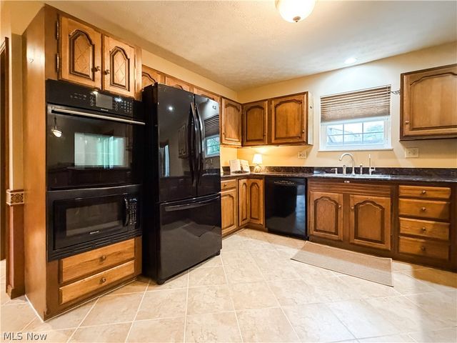 87 Cummins Street, Washington, WV 26181