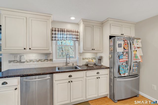 15 Cornfield Lane, Madison, CT 06443