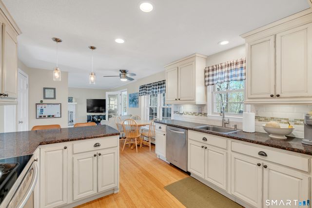 15 Cornfield Lane, Madison, CT 06443