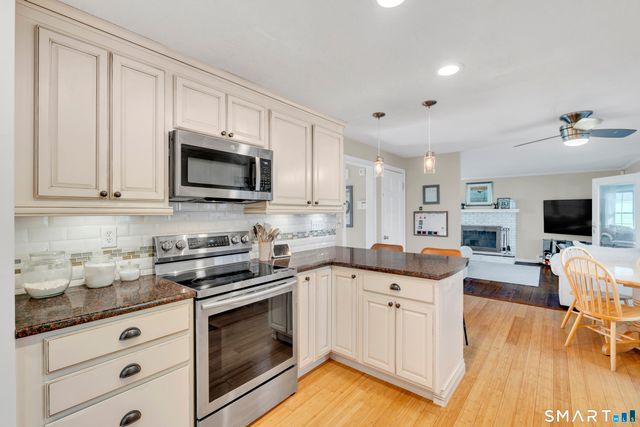 15 Cornfield Lane, Madison, CT 06443