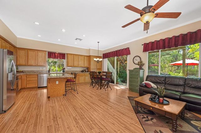 897 Palmer Cir, Folsom, CA 95630