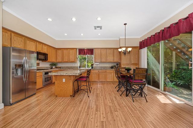 897 Palmer Cir, Folsom, CA 95630
