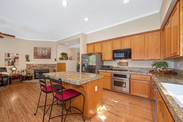 897 Palmer Cir, Folsom, CA 95630