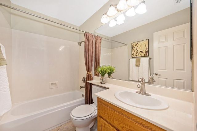 897 Palmer Cir, Folsom, CA 95630