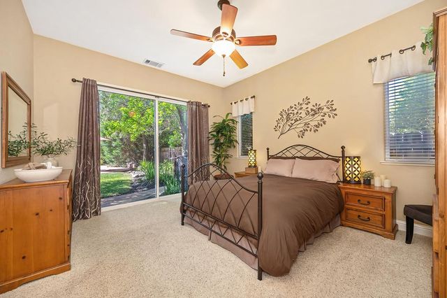 897 Palmer Cir, Folsom, CA 95630