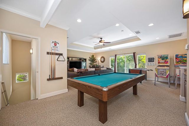 897 Palmer Cir, Folsom, CA 95630