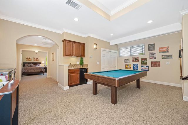 897 Palmer Cir, Folsom, CA 95630
