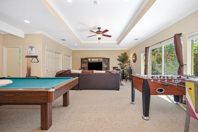897 Palmer Cir, Folsom, CA 95630