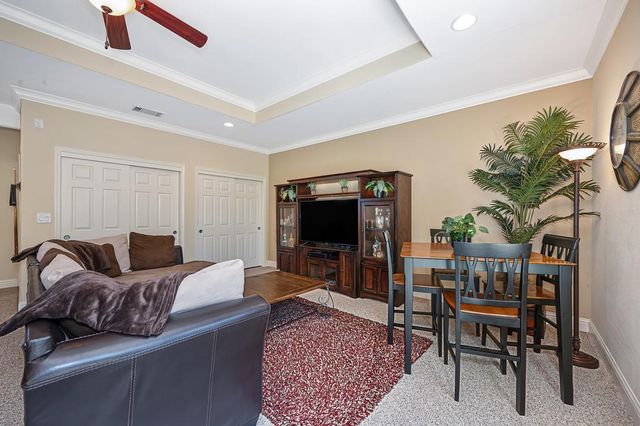 897 Palmer Cir, Folsom, CA 95630