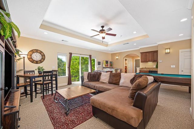 897 Palmer Cir, Folsom, CA 95630