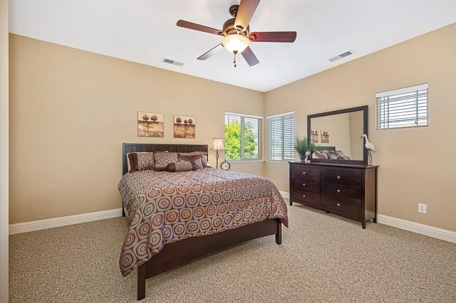 897 Palmer Cir, Folsom, CA 95630