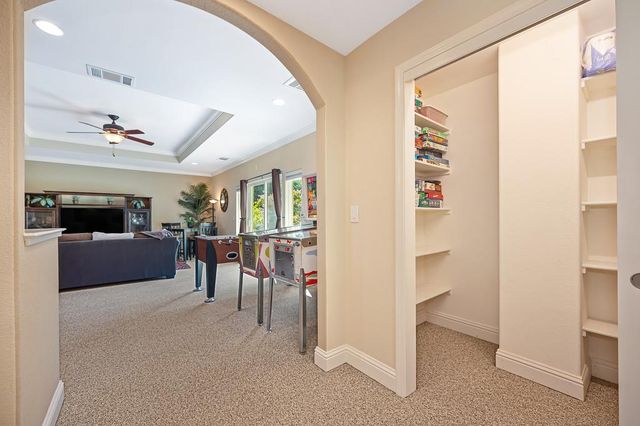 897 Palmer Cir, Folsom, CA 95630