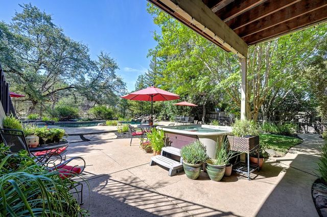 897 Palmer Cir, Folsom, CA 95630
