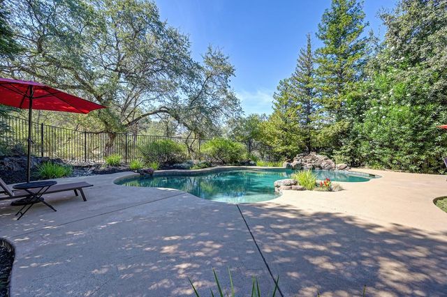 897 Palmer Cir, Folsom, CA 95630