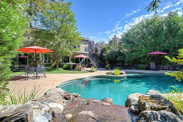 897 Palmer Cir, Folsom, CA 95630