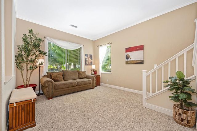 897 Palmer Cir, Folsom, CA 95630