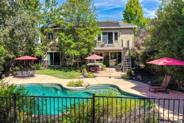 897 Palmer Cir, Folsom, CA 95630