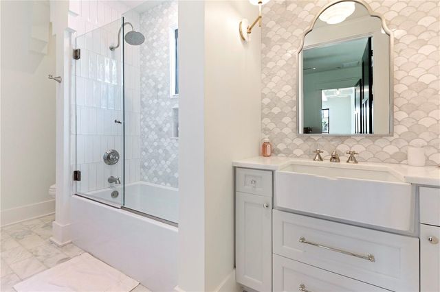 319 W FRANCES AVENUE, Tampa, FL 33602