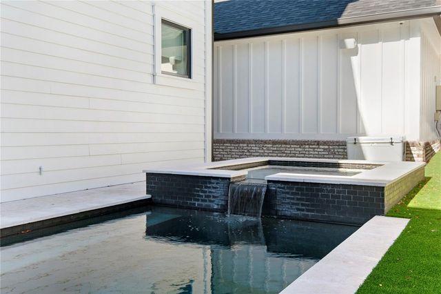 319 W FRANCES AVENUE, Tampa, FL 33602